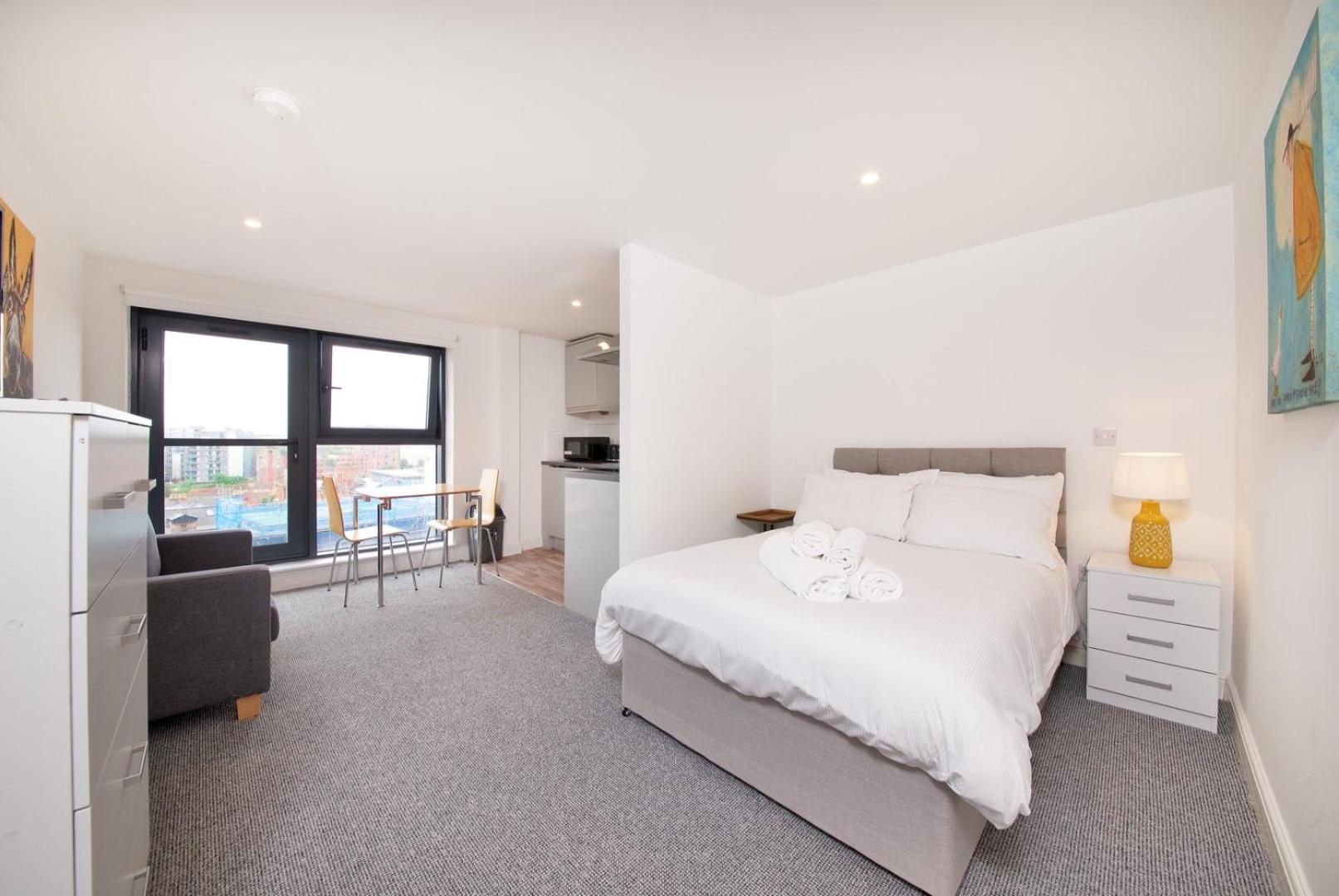 Guestready - Top Floor City View Studio Liverpool Exterior foto